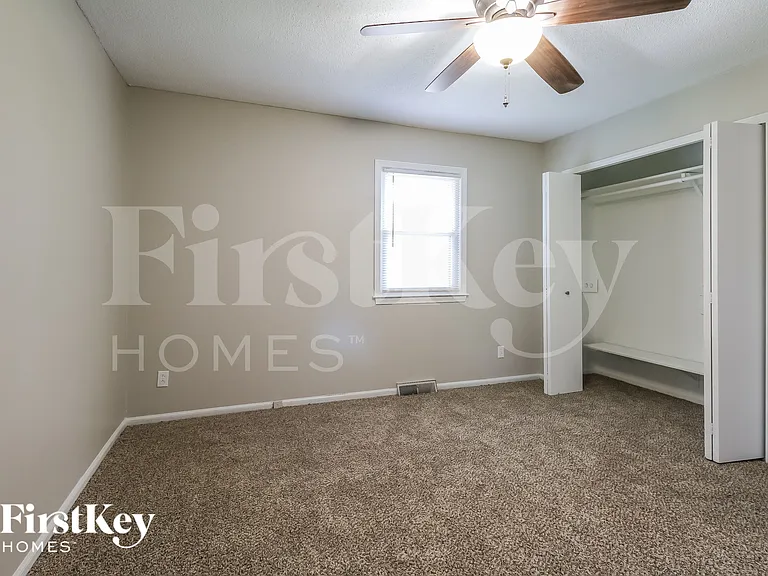 9805 N Cove View Ct — Photo 13