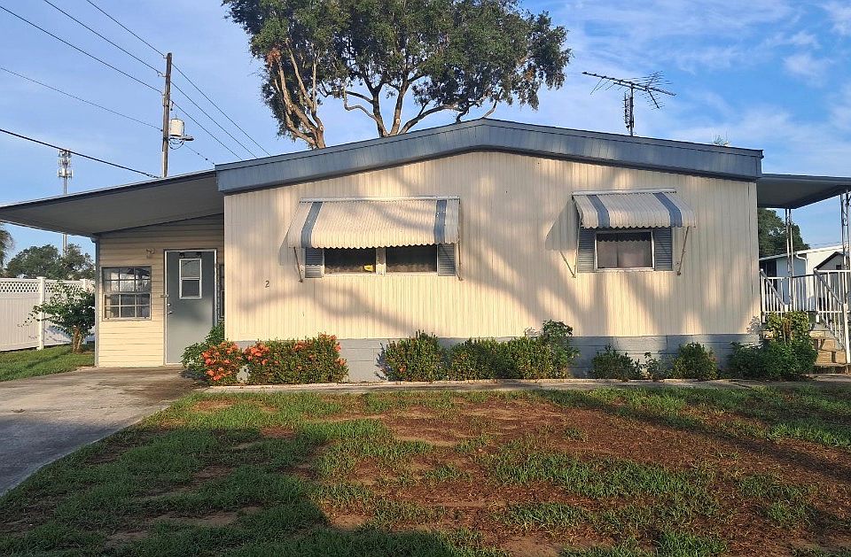 1st image of 2 Horseshoe Ln