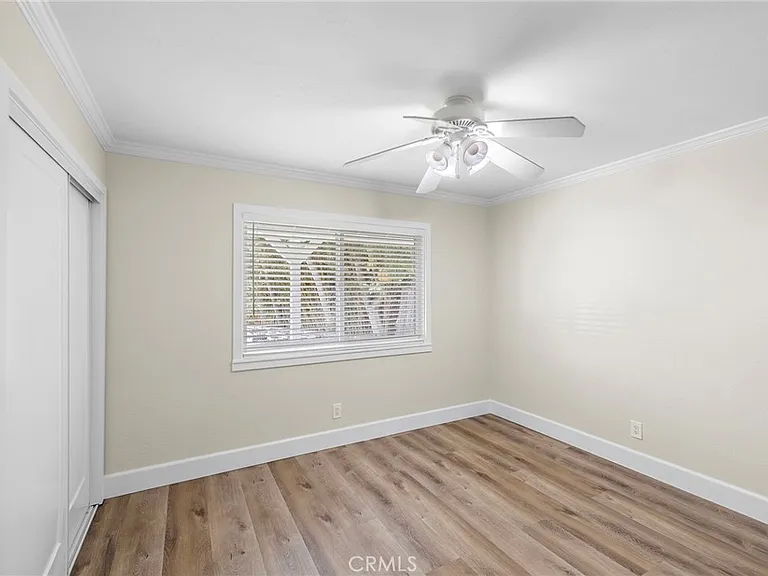 24725 Camarillo St — Photo 15