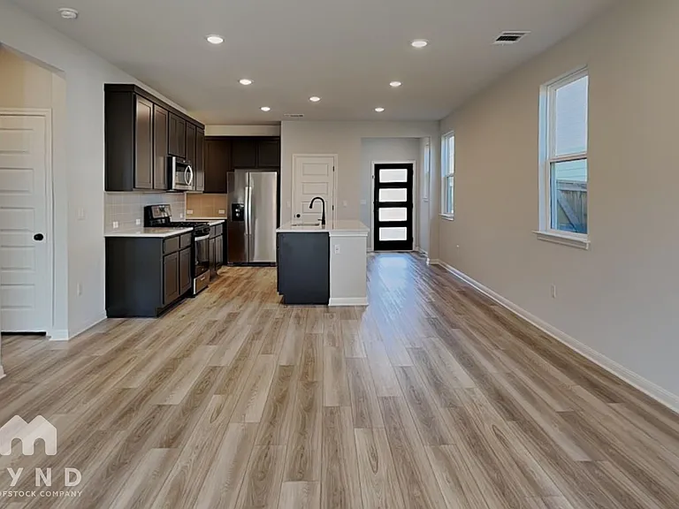 8003 Andravida Dr — Photo 3