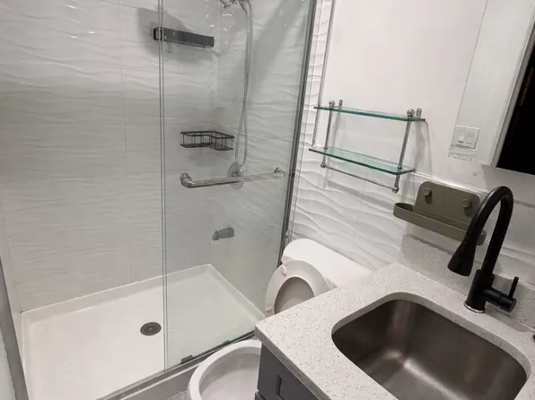 4016 221st St, Bayside, NY 11361