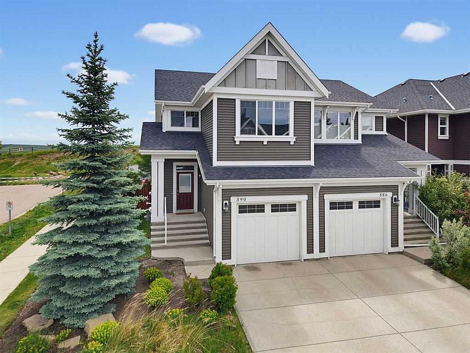 1st image of 590 W River Heights Cres