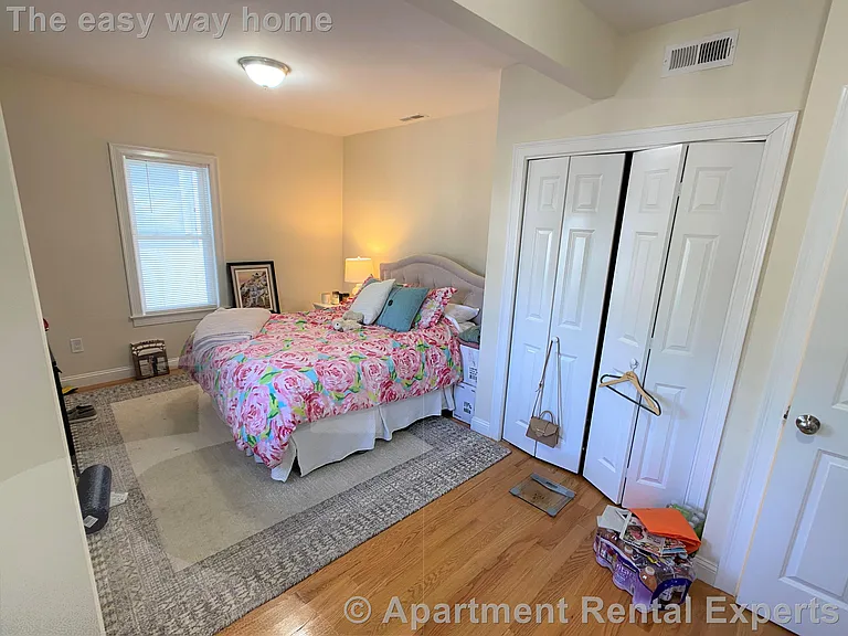 527 Main St #2 — Photo 18