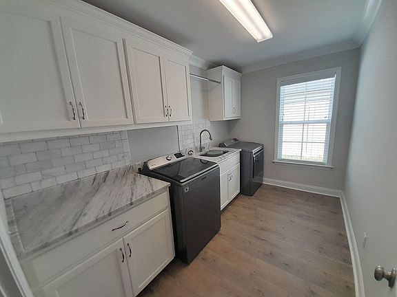 2nd image of 3951 Pecan Dr