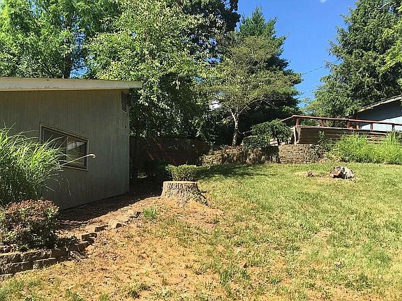 2nd image of 110 Hillcrest Dr
