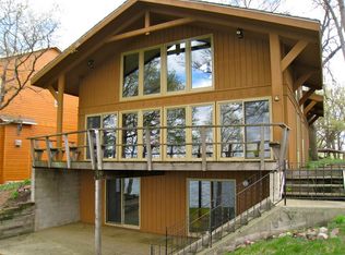 1016 Lake St, West Okoboji, IA 51351
