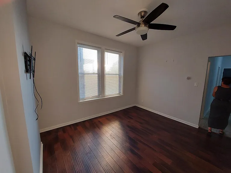 2652 W Iowa St #3R — Photo 3