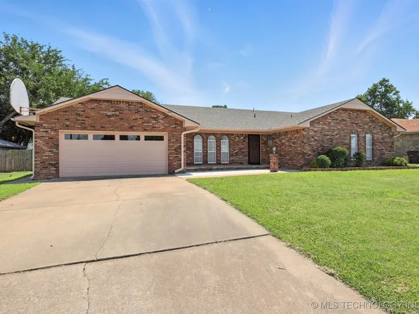 6627 Castle Ct, Bartlesville, OK 74006