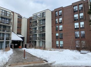 30 Fashion Roseway #215E, Toronto, ON M2N 6B4