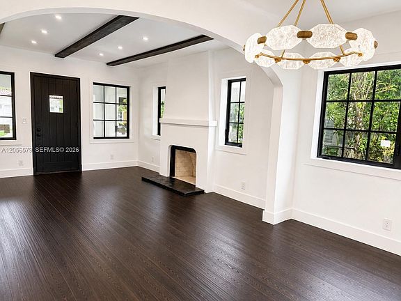 4th image of 1213 Aguila Ave