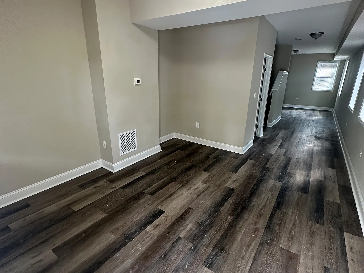 3 bed, 1.5 bath, $1,900 — Photo 2