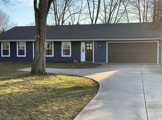 19676 Hunt Rd, Strongsville, OH 44136