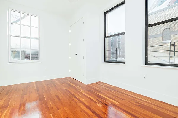 Rented by Nooklyn NYC LLC | media 24