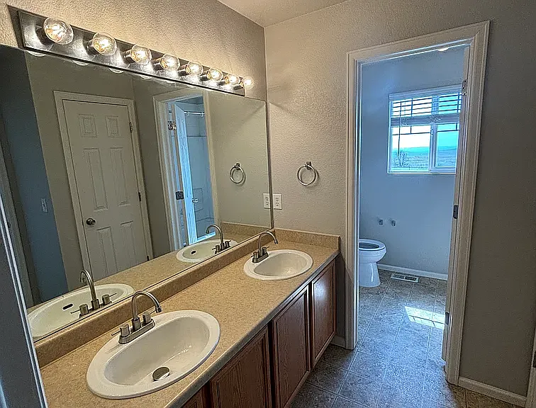 1713 Reilly Grv — Photo 9