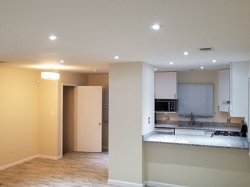 1st image of 1300 Everett Ave