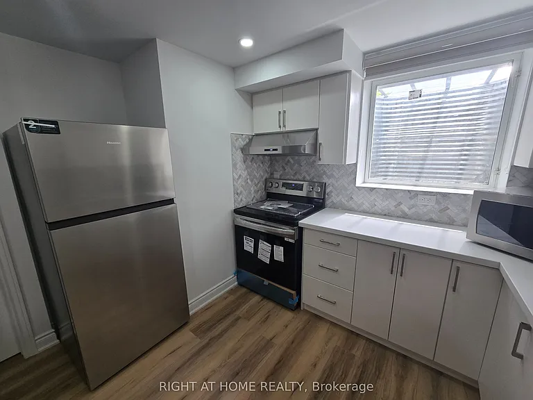 458 Bergamot Ave #BASEMENT — Photo 18
