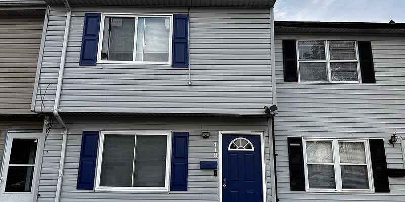 1st image of 418 Harbour Pl