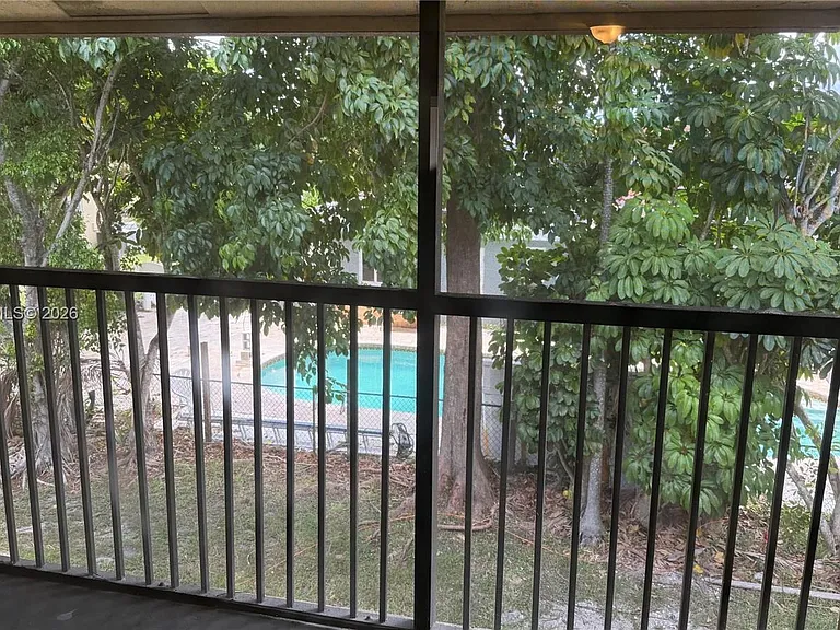 2550 Riverside Dr #223 — Photo 7