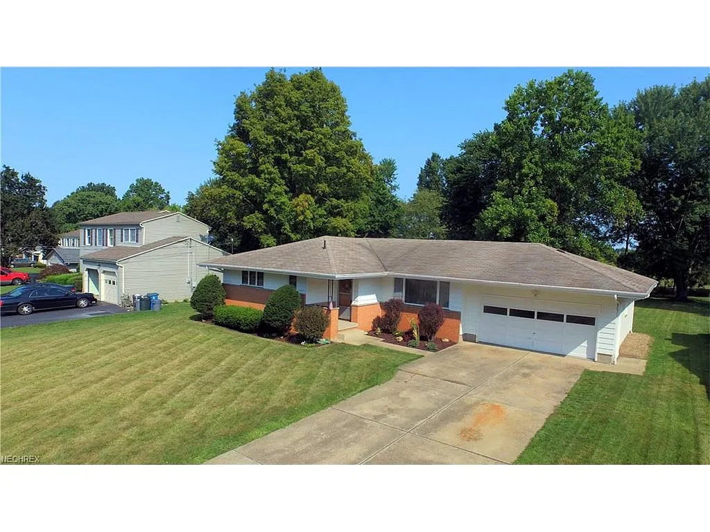 8279 Brookwood Dr NE photo 1