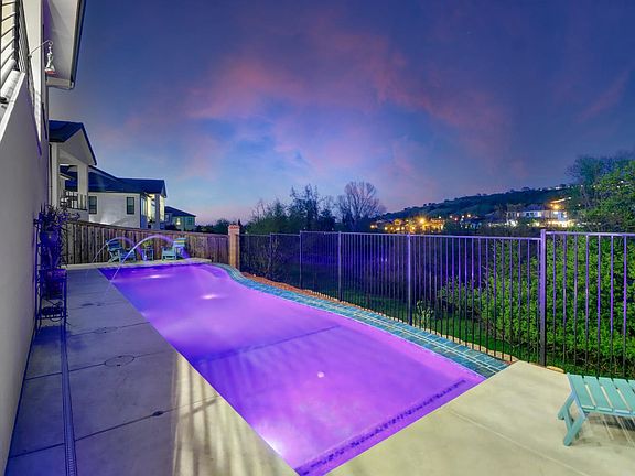 5th image of 2042 Ritchie St