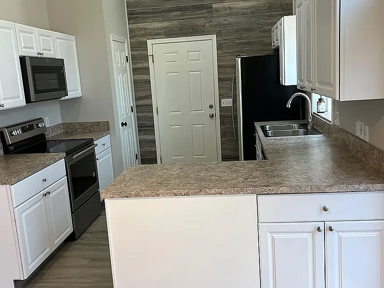 3400 Scottsdale Ln — Photo 5