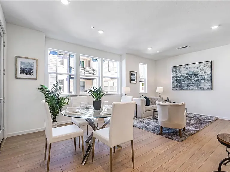 379 Lundy Pl — Photo 12