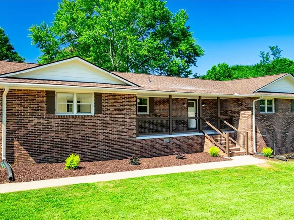221 Greenland Rd, Anderson, SC 29626