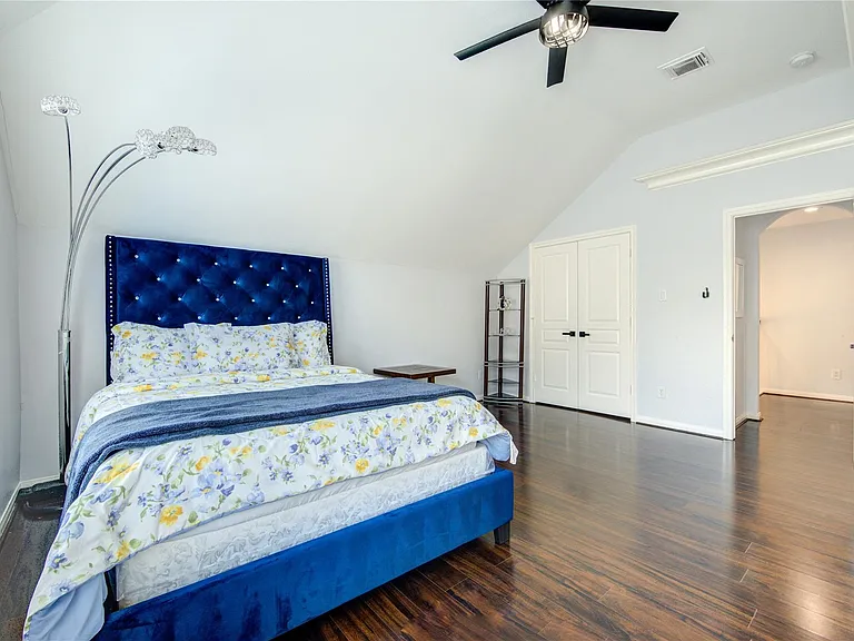 14311 Tasmania Ct — Photo 36