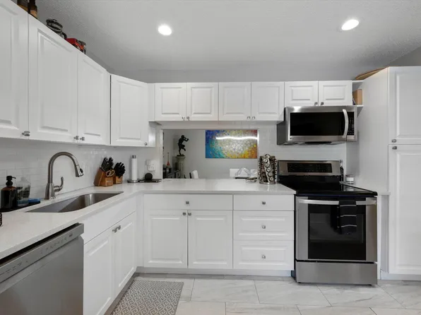 145 Lake Nancy Lane #232, West Palm Beach, FL 33411