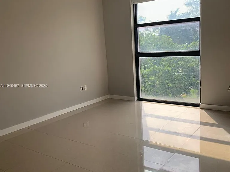 911 E Ponce De Leon Blvd #403 — Photo 14