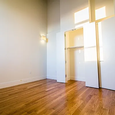 Rented by Nooklyn NYC LLC | media 113