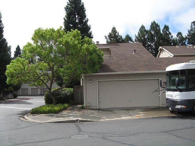 1st image of 7 Vanessa Ct W