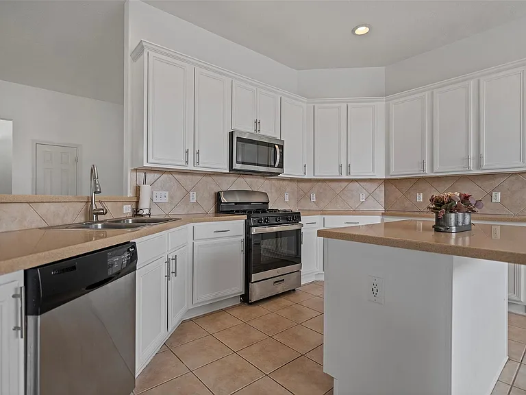 20814 Ochre Willow Trl — Photo 9
