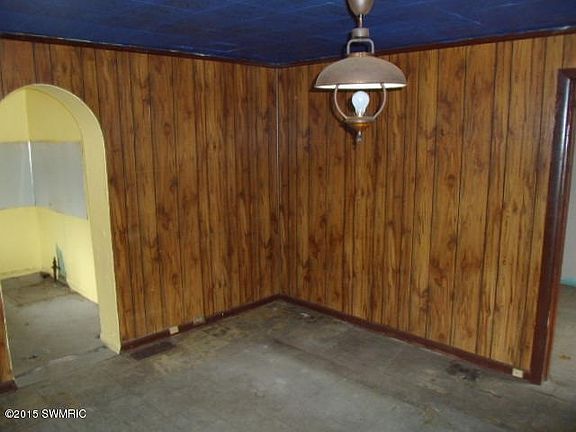5th image of 927 Waukonda Ave
