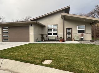 3040 Nellie Way, Fortuna, CA 95540