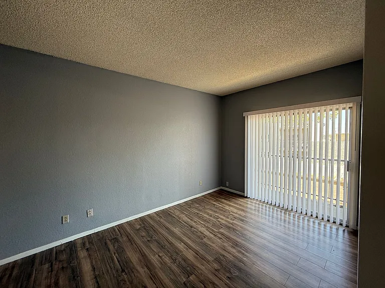 2839 E Le Marche Ave #15 — Photo 11