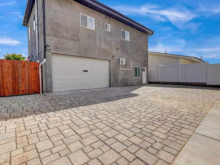 17095 Kingsbury St — Photo 18
