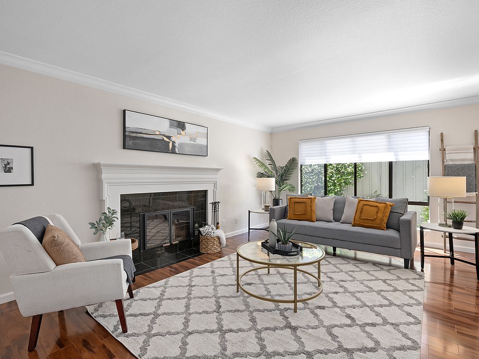 1st image of 1008 El Camino Real