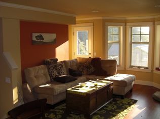 9608A Roosevelt Way NE, Seattle, WA 98115