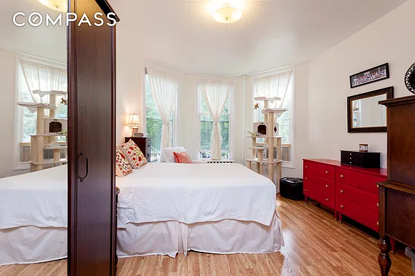 Rented by Compass | media 7