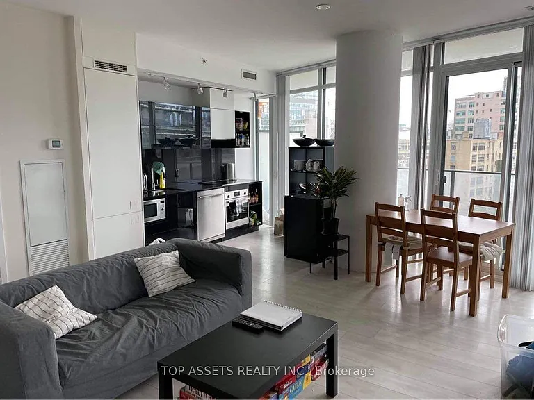 125 Peter St #602 — Photo 4