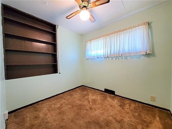 5th image of 11217 Crystal Ave