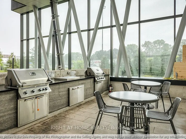 95 McMahon Dr #511 — Photo 34