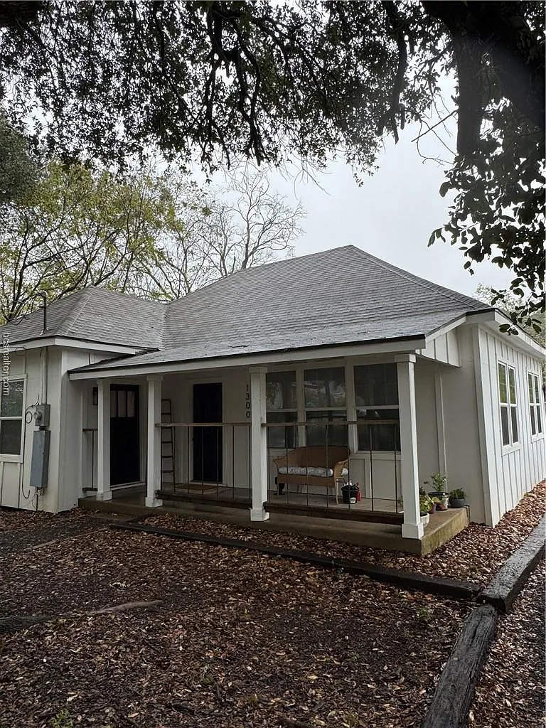 2 bed, 990 sqft, $1,500 — Photo 3