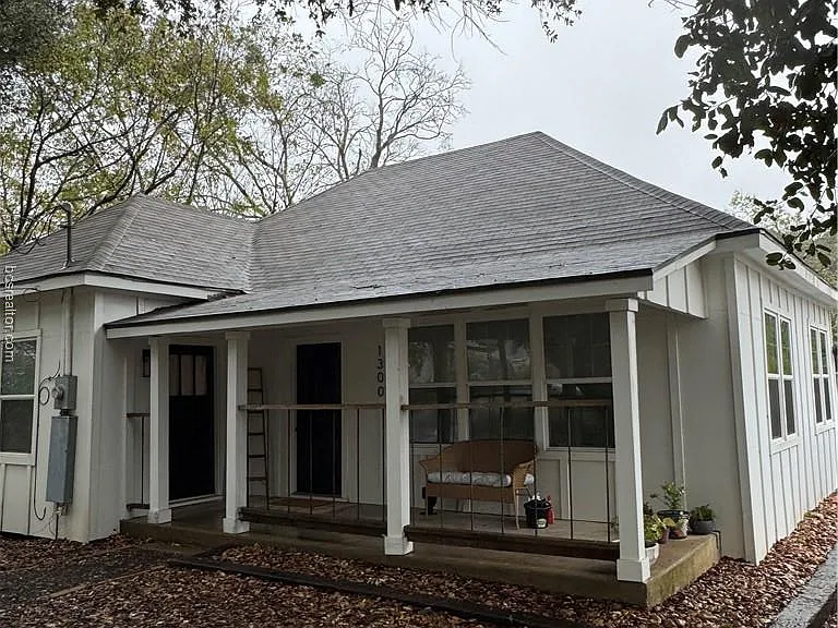 1300 Antone St — Photo 3