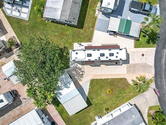 2nd image of 190 BIG PINE AVENUE S