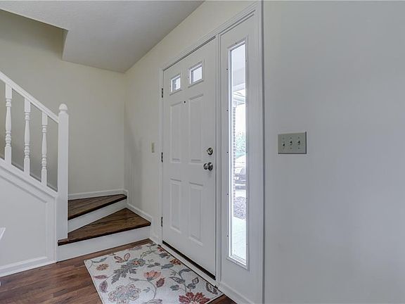 4th image of 3433 Winchester Dr