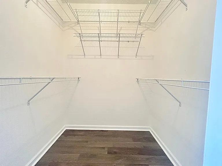 209 Shadow Glen Dr — Photo 23