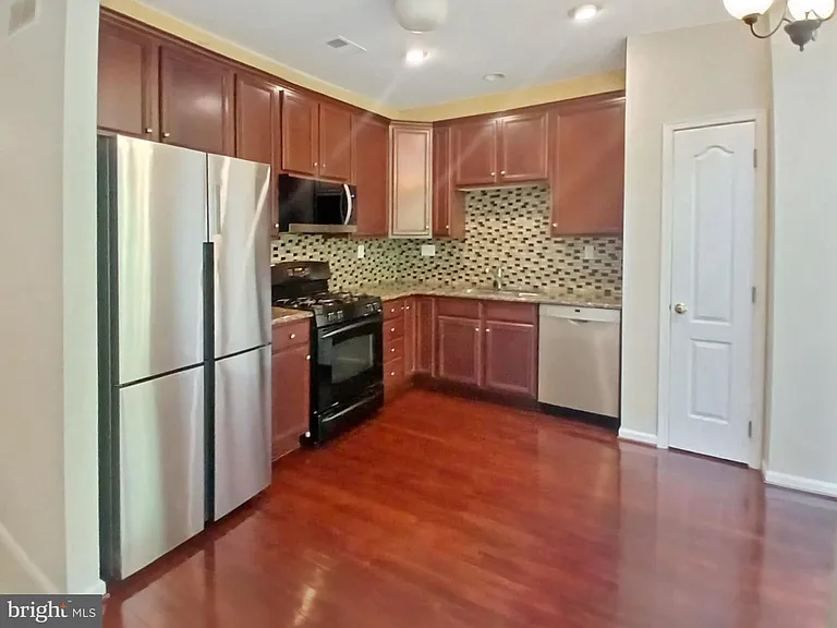 9 Wedgewood Ct — Photo 2
