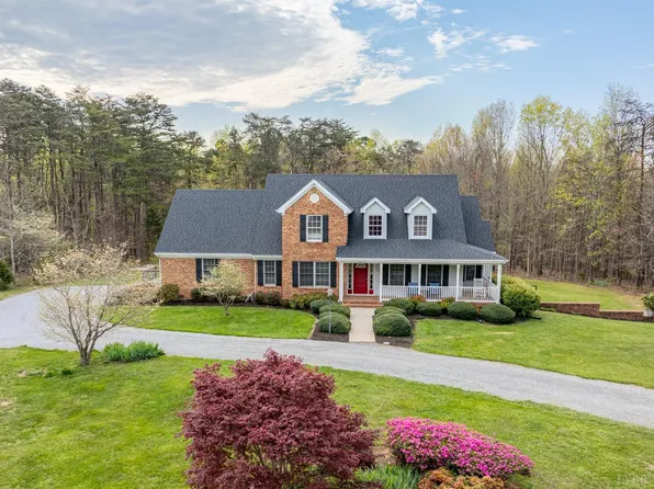 242 Somerset Pl, Rustburg, VA 24588